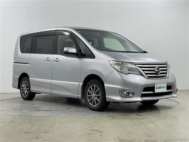セレナ2.0 ハイウェイスター Vセレクション+Safety 4WD
