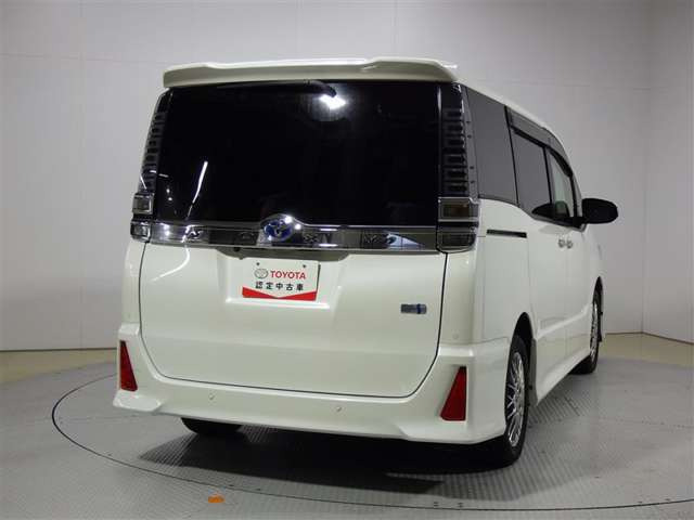 ヴォクシー1.8 ハイブリッド ZS 煌III