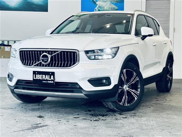 XC40B4 AWD インスクリプション 4WD