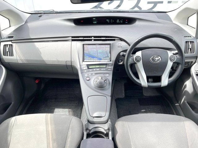 プリウス1.8 S LEDエディション