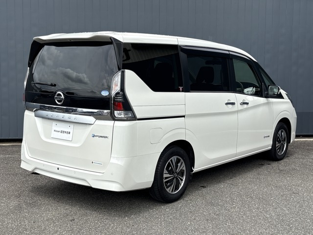 セレナ1.2 e-POWER XV