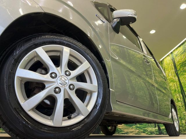 �y����14�C���`�A���~�z�C�[���z�O�ςɃ}�b�`���������A���~�z�C�[���𑕒����Ă���܂��B�e��ЊO�A���~�z�C�[����A�X�^�b�h���X�^�C�����戵�����Ă���܂��B���񂲑��k����������
