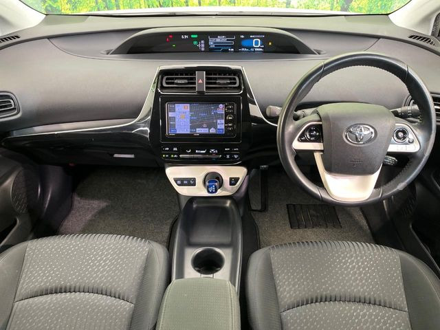 プリウス1.8 S