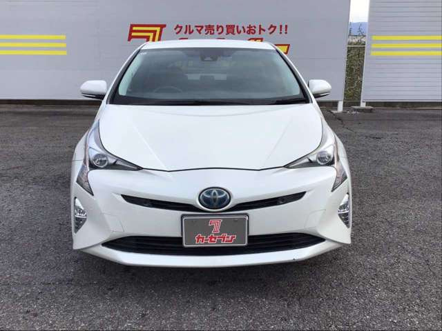 プリウス1.8 S セーフティ プラス E-Four 4WD