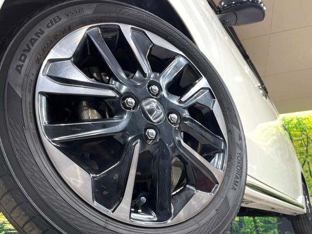�y����15�C���`�A���~�z�C�[���z�O�ςɃ}�b�`���������A���~�z�C�[���𑕒����Ă���܂��B�e��ЊO�A���~�z�C�[����A�X�^�b�h���X�^�C�����戵�����Ă���܂��B���񂲑��k����������