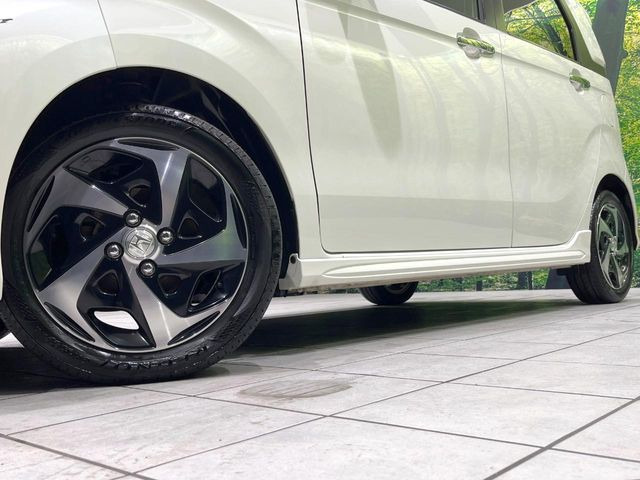 �y�����I�v�V����15�C���`�A���~�z�C�[���z�����I�v�V�����z�C�[���𑕒��B���s���\�̌���ɉ����A�O�ς����X�^�C���b�V���ɂȂ��Ă��܂��B
