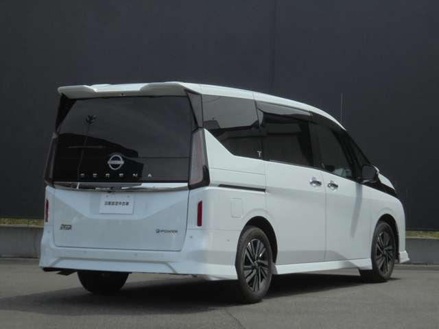 セレナ1.4 e-POWER ハイウェイスターV