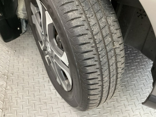 フリード+1.5 ハイブリッド クロスター 4WD