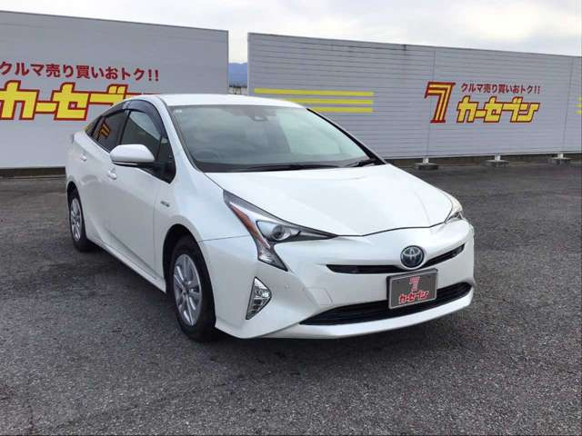 プリウス1.8 S セーフティ プラス E-Four 4WD