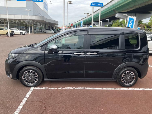 フリード1.5 ハイブリッド クロスター