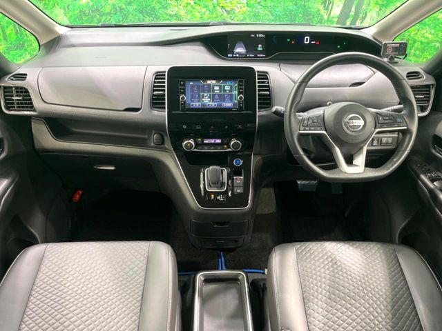 セレナ1.2 e-POWER ハイウェイスターV