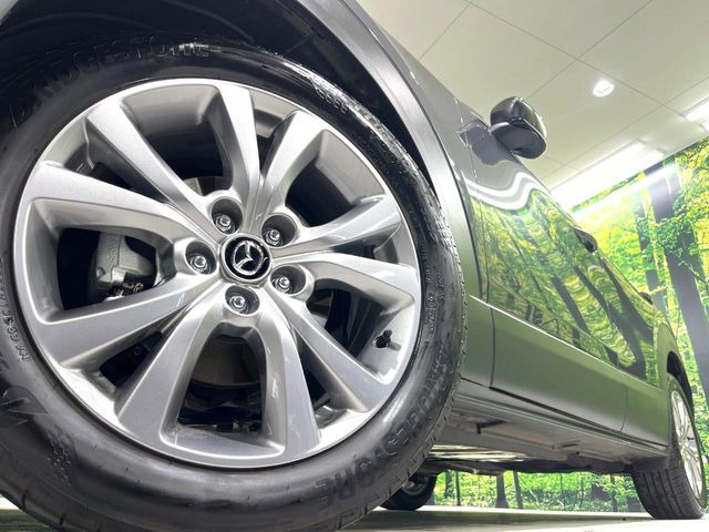 �y����18�C���`�A���~�z�C�[���z�O�ςɃ}�b�`���������A���~�z�C�[���𑕒����Ă���܂��B�e��ЊO�A���~�z�C�[����A�X�^�b�h���X�^�C�����戵�����Ă���܂��B���񂲑��k����������