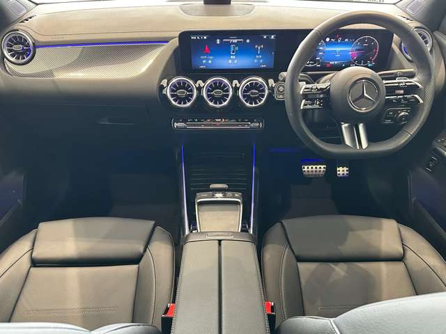 GLAクラスGLA200 d 4マチック アーバン スターズ 4WD