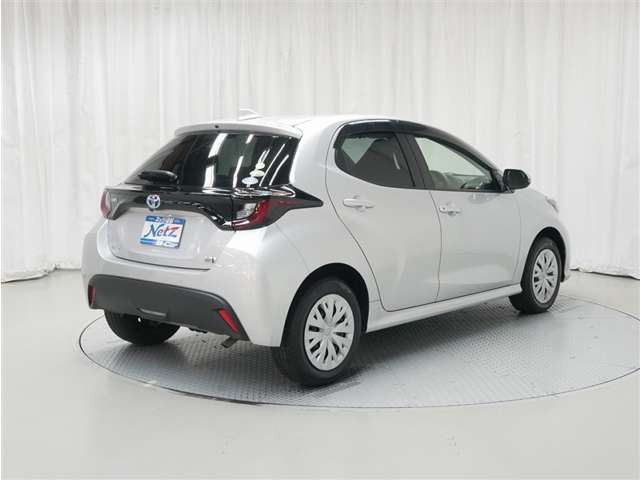 ヤリス1.5 ハイブリッド X E-Four 4WD