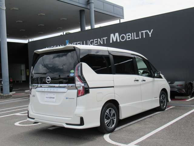 セレナ1.2 e-POWER ハイウェイスターV