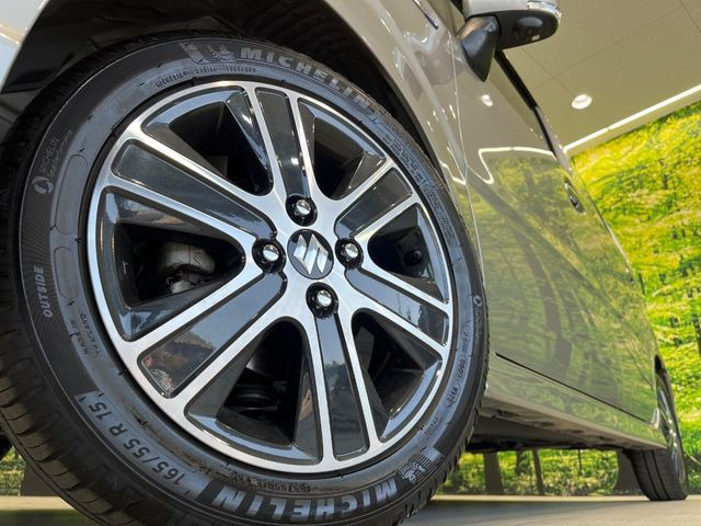 �y����15�C���`�A���~�z�C�[���z�O�ςɃ}�b�`���������A���~�z�C�[���𑕒����Ă���܂��B�e��ЊO�A���~�z�C�[����A�X�^�b�h���X�^�C�����戵�����Ă���܂��B���񂲑��k����������