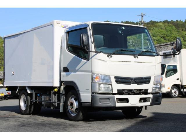 キャンター冷蔵冷凍車
