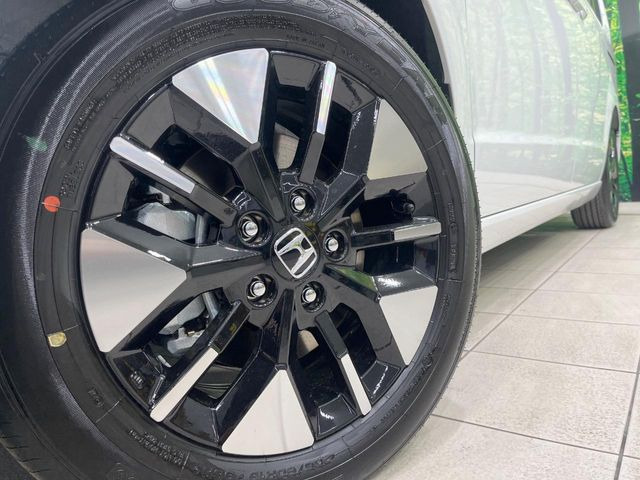 �y����16�C���`�A���~�z�C�[���z�O�ςɃ}�b�`���������A���~�z�C�[���𑕒����Ă���܂��B�e��ЊO�A���~�z�C�[����A�X�^�b�h���X�^�C�����戵�����Ă���܂��B���񂲑��k����������