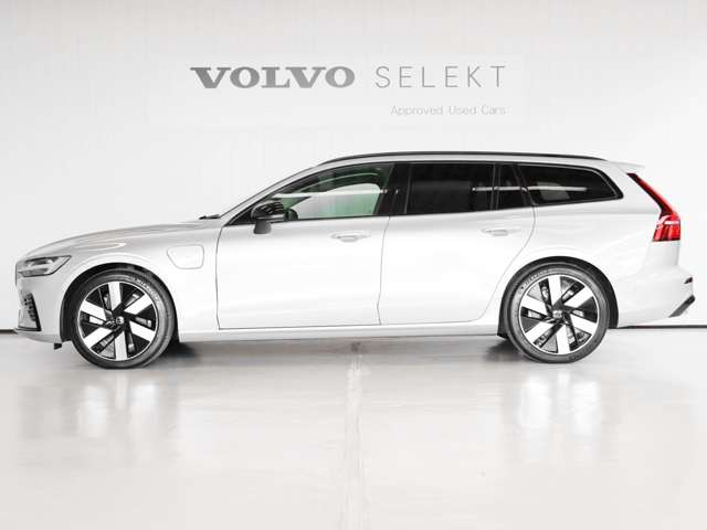 V60ウルトラ T6  AWD プラグインハイブリッド 4WD