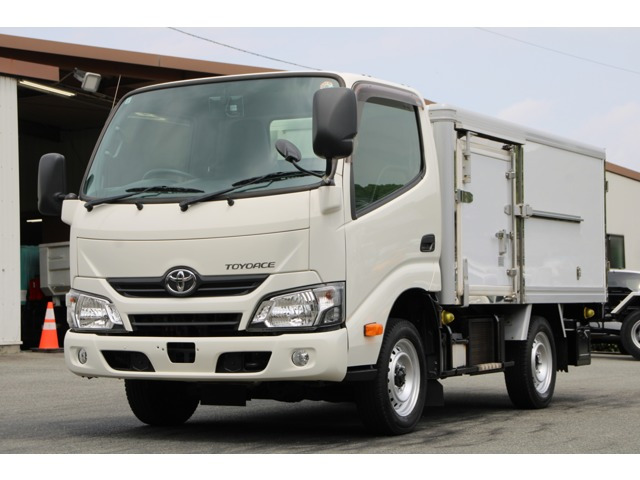 トヨエース冷蔵冷凍車