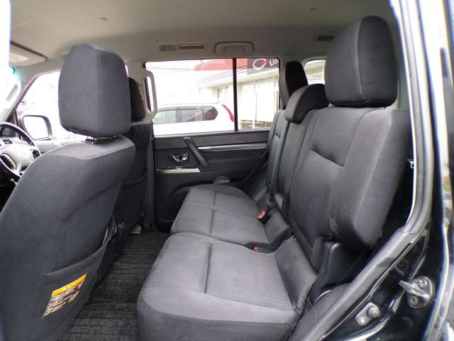 �N���J��SUV�̂ق��ɂ��A���t�@�[�h�E�G���O�����h�E�Z���i�E�X�e�b�v���S���E���H�N�V�[�E���F���t�@�C�A�E�I�f�b�Z�C�E�A���Ԃ��|���V�F�J�C�G�� �~�j�N���X�I�[�o�[�I�[��4 �L���v�e�B�o���݌ɂ��Ă���܂�