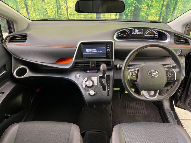 シエンタハイブリッド 1.5 G クエロ