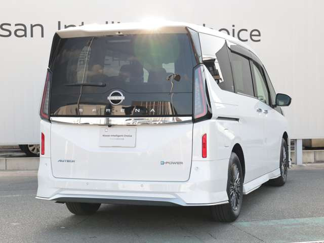 セレナ1.4 e-POWER AUTECH