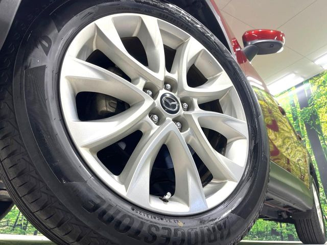 �y����19�C���`�A���~�z�C�[���z�O�ςɃ}�b�`���������A���~�z�C�[���𑕒����Ă���܂��B�e��ЊO�A���~�z�C�[����A�X�^�b�h���X�^�C�����戵�����Ă���܂��B���񂲑��k����������