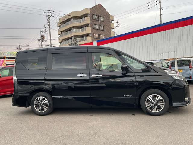 セレナ1.2 e-POWER ハイウェイスターV
