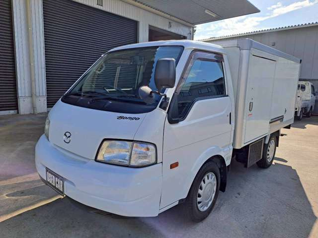 ボンゴトラック冷蔵冷凍車