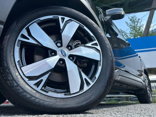 �y����18�C���`�A���~�z�C�[���z�O�ςɃ}�b�`���������A���~�z�C�[���𑕒����Ă���܂��B�e��ЊO�A���~�z�C�[����A�X�^�b�h���X�^�C�����戵�����Ă���܂��B���񂲑��k����������