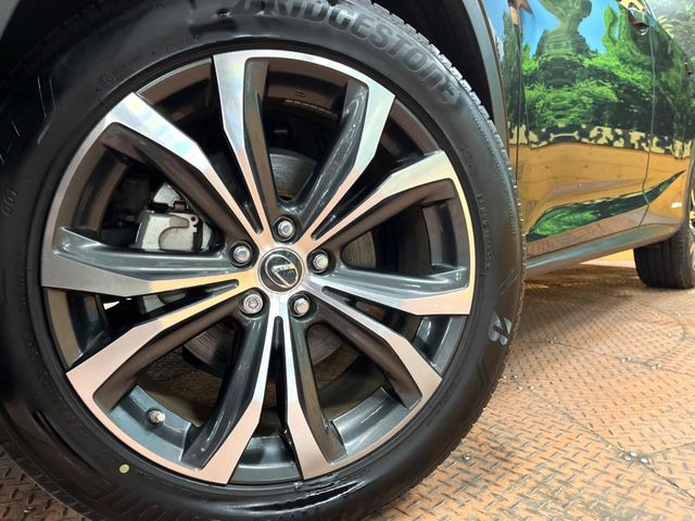 �y����20�C���`�A���~�z�C�[���z�O�ςɃ}�b�`���������A���~�z�C�[���𑕒����Ă���܂��B�e��ЊO�A���~�z�C�[����A�X�^�b�h���X�^�C�����戵�����Ă���܂��B���񂲑��k����������