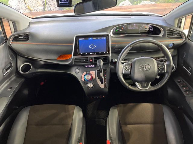 シエンタハイブリッド 1.5 G クエロ