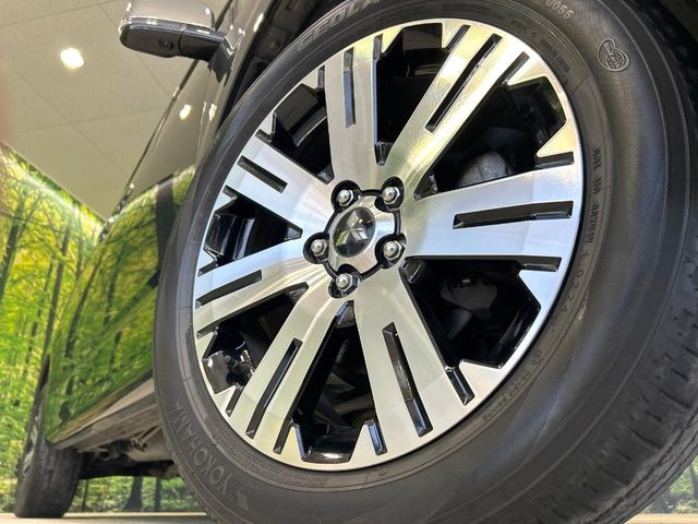 �y����18�C���`�A���~�z�C�[���z�O�ςɃ}�b�`���������A���~�z�C�[���𑕒����Ă���܂��B�e��ЊO�A���~�z�C�[����A�X�^�b�h���X�^�C�����戵�����Ă���܂��B���񂲑��k����������