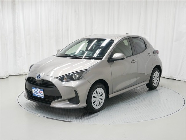 ヤリス1.5 ハイブリッド X E-Four 4WD