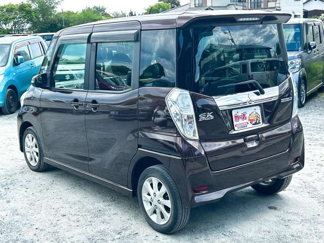 ���X�ł͌y�����Ԃ��畁�ʎԂ܂ŕ��L���I�[�����[�J�[�̎Ԏ�E�F�E�O���[�h��L�x�ɑ����Ă���܂��B