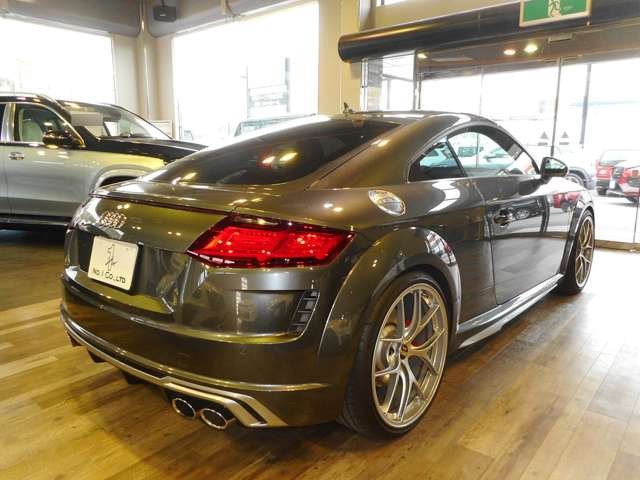TTSクーペ2.0 4WD