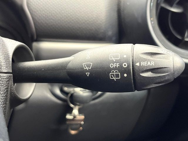 �����C���Z���T�[:�J�ʂɍ��킹�āA���C�p�[�̉����x���������䂵�Ă���܂��B