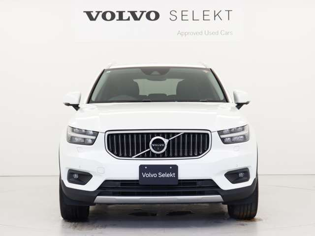 XC40B4 AWD インスクリプション 4WD