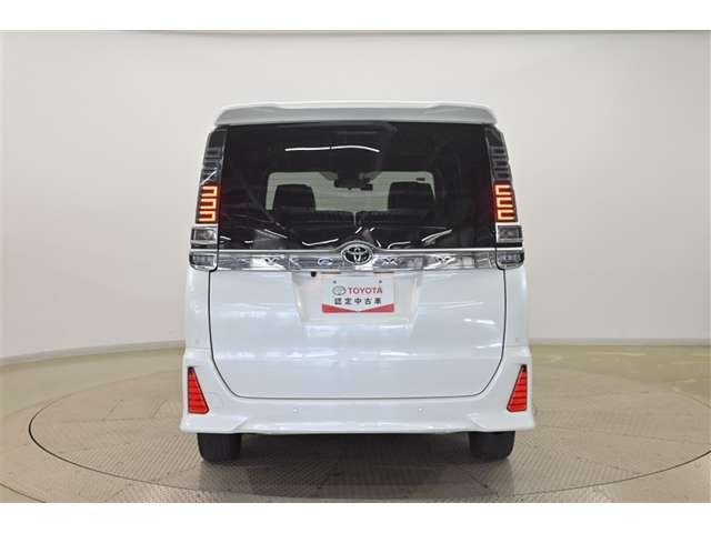 ヴォクシー2.0 ZS 煌III 4WD