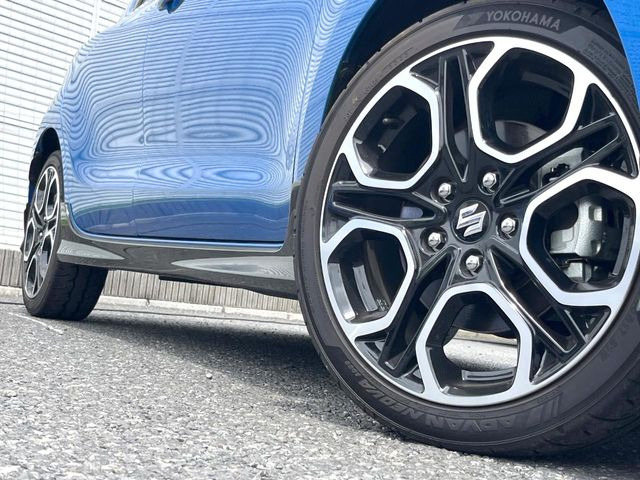 �y�����A���~�z�C�[���z�O�ςɃ}�b�`���������A���~�z�C�[���𑕒����Ă���܂��B�e��ЊO�A���~�z�C�[����A�X�^�b�h���X�^�C�����戵�����Ă���܂��B���񂲑��k����������