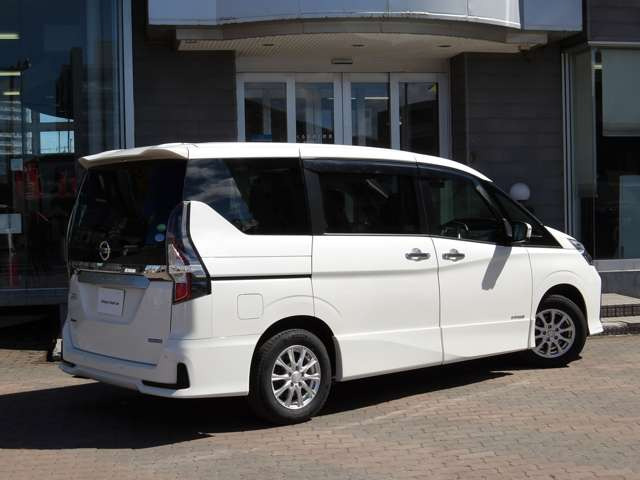 セレナ2.0 ハイウェイスターV 4WD