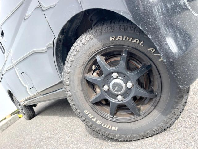 �y12�C���`�A���~�z�C�[���z�O�ςɃ}�b�`�����A���~�z�C�[���𑕒����Ă���܂��B�e��A���~�z�C�[����A�X�^�b�h���X�^�C�����戵�����Ă���܂��B���񂲑��k����������