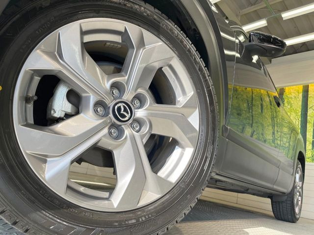 �y����18�C���`�A���~�z�C�[���z�O�ςɃ}�b�`���������A���~�z�C�[���𑕒����Ă���܂��B�e��ЊO�A���~�z�C�[����A�X�^�b�h���X�^�C�����戵�����Ă���܂��B���񂲑��k����������