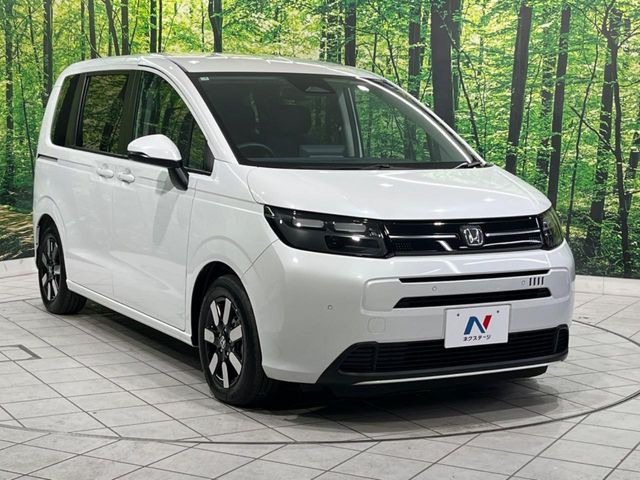 高透明度のガラス皮膜で撥水はもちろん、上質なツヤ・光沢を実現。紫外線や酸性雨から大切な愛車を保護し、色あせ・劣化を防止。「弾スプラッシュコート」、「弾プリミッサコート」からお選びいただけます。