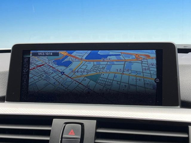 �������i�r:��̊��̂���i�r�́A����������ԓ������o���Ă���܂��B�I�[�f�B�I�@�\���[�����Ă���܂��̂ŁA�^�]�����y���߂܂���