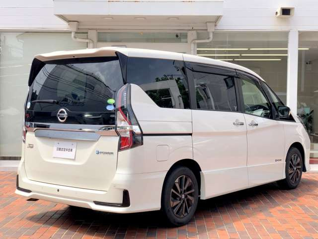 セレナ1.2 e-POWER ハイウェイスターV アーバンクロム