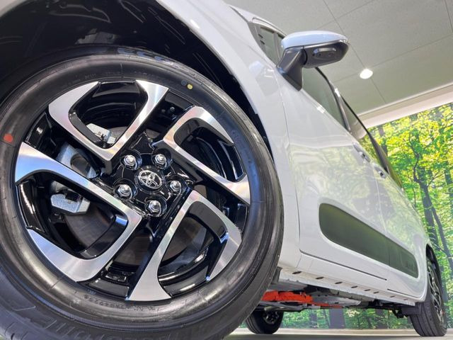 �y����15�C���`�A���~�z�C�[���z�O�ςɃ}�b�`���������A���~�z�C�[���𑕒����Ă���܂��B�e��ЊO�A���~�z�C�[����A�X�^�b�h���X�^�C�����戵�����Ă���܂��B���񂲑��k����������