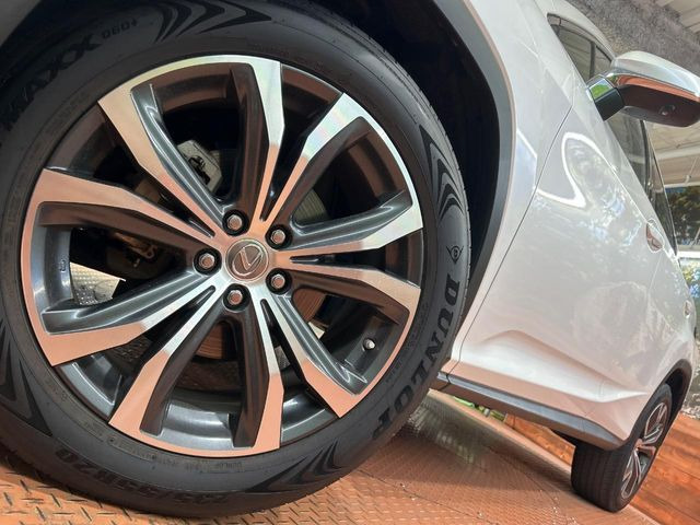 �y�����I�v�V����20�C���`�A���~�z�C�[���z�����I�v�V�����z�C�[���𑕒��B���s���\�̌���ɉ����A�O�ς����X�^�C���b�V���ɂȂ��Ă��܂��B