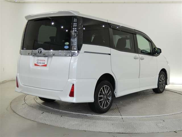 ヴォクシー2.0 ZS 煌 4WD